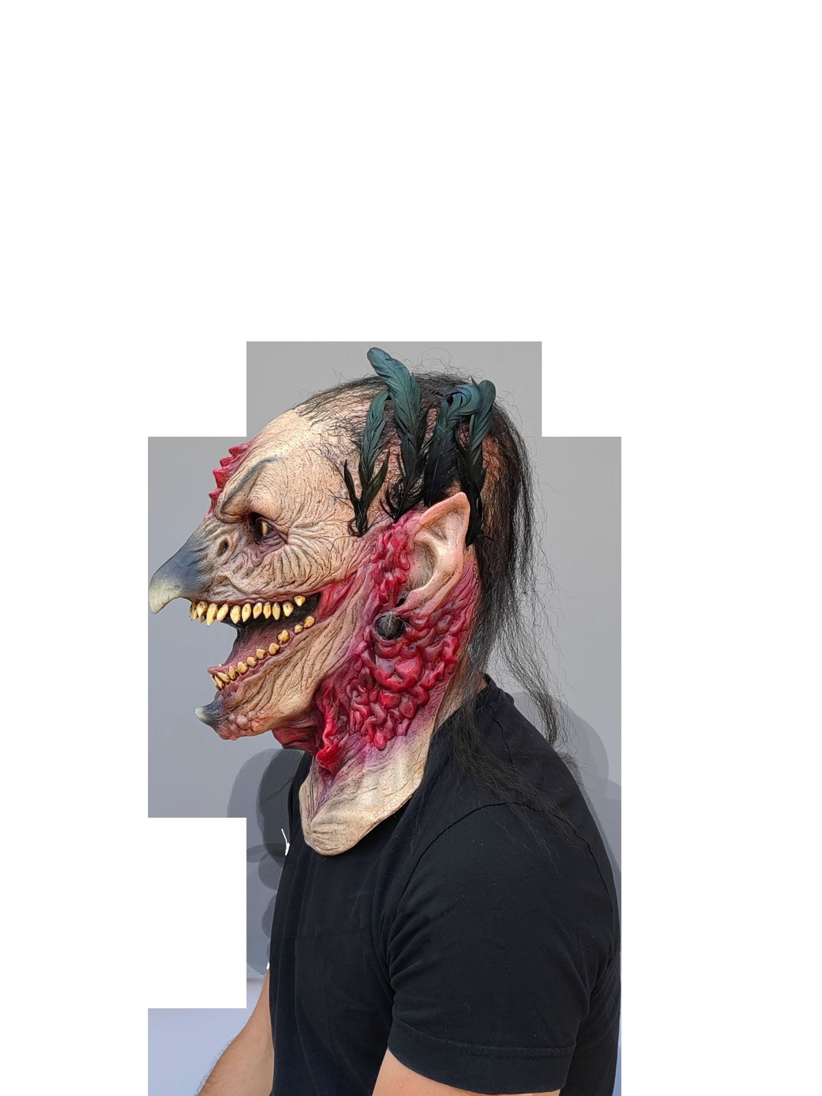 Máscara Harwitch Ghoulish - Disfraz de Látex, Pelox, Pluma negra para Halloween y Día de Muertos