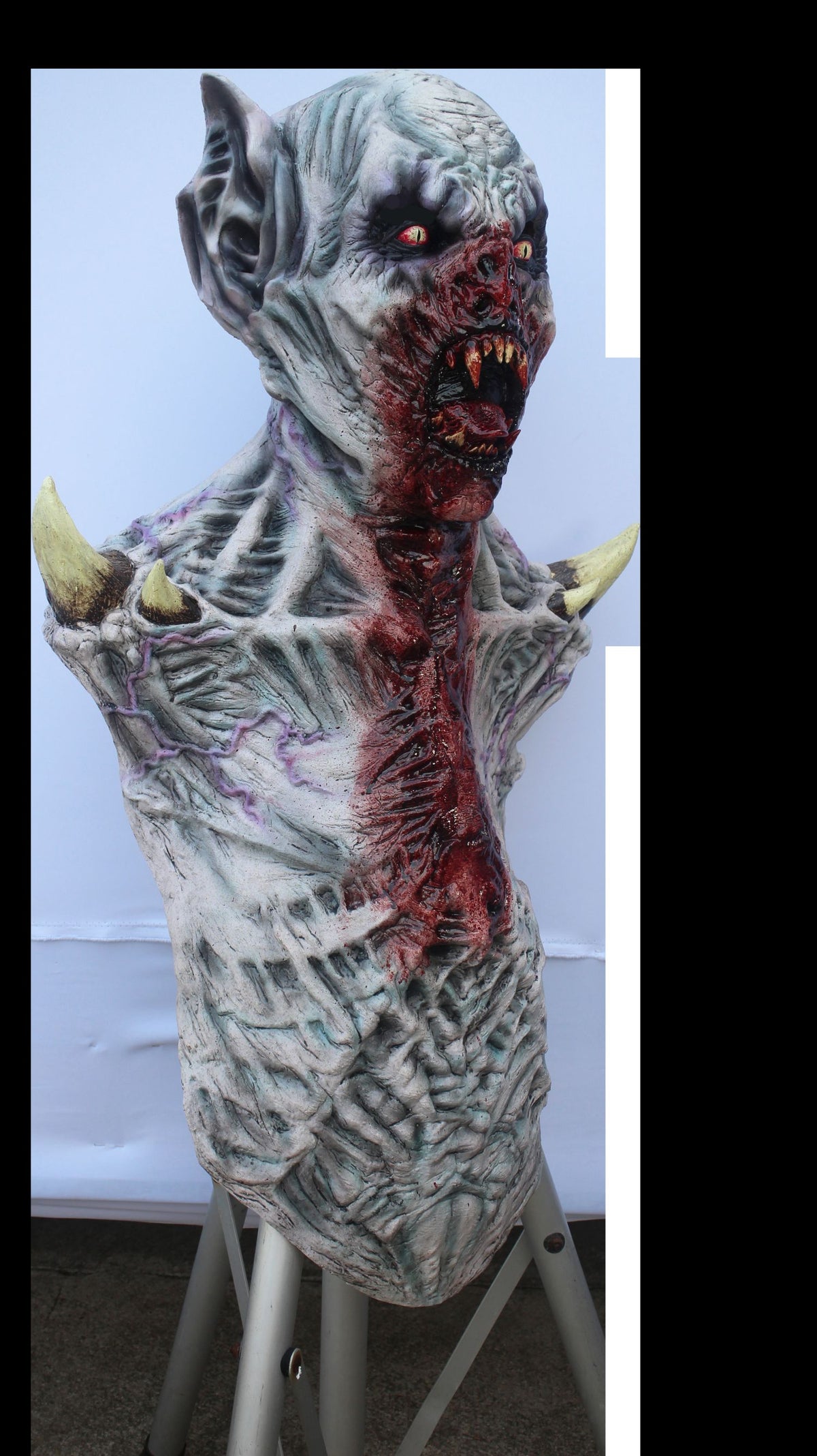 Máscara Mega Vampiro Ghoulish - Disfraz de Látex para Halloween y Día de Muertos