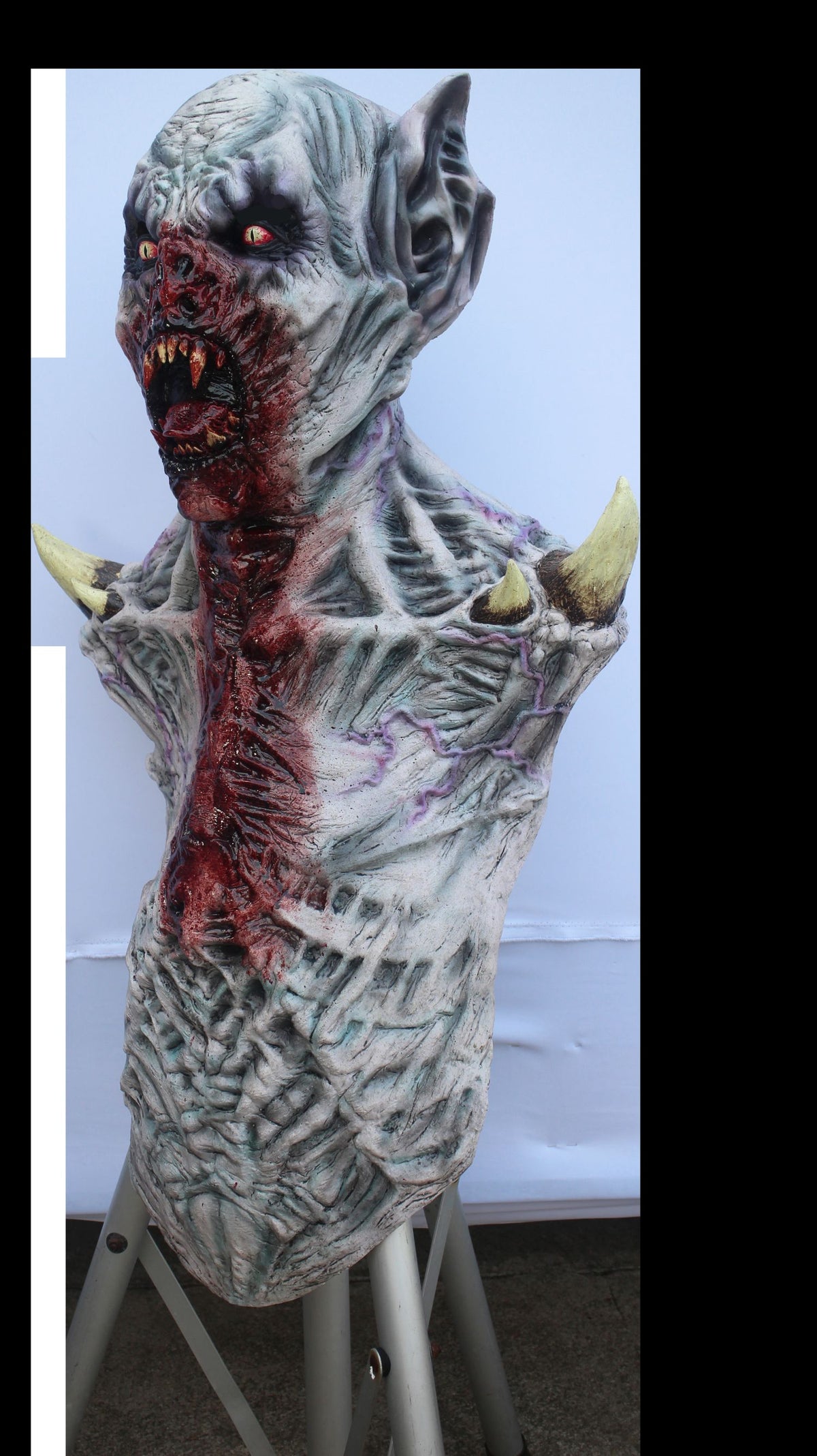 Máscara Mega Vampiro Ghoulish - Disfraz de Látex para Halloween y Día de Muertos